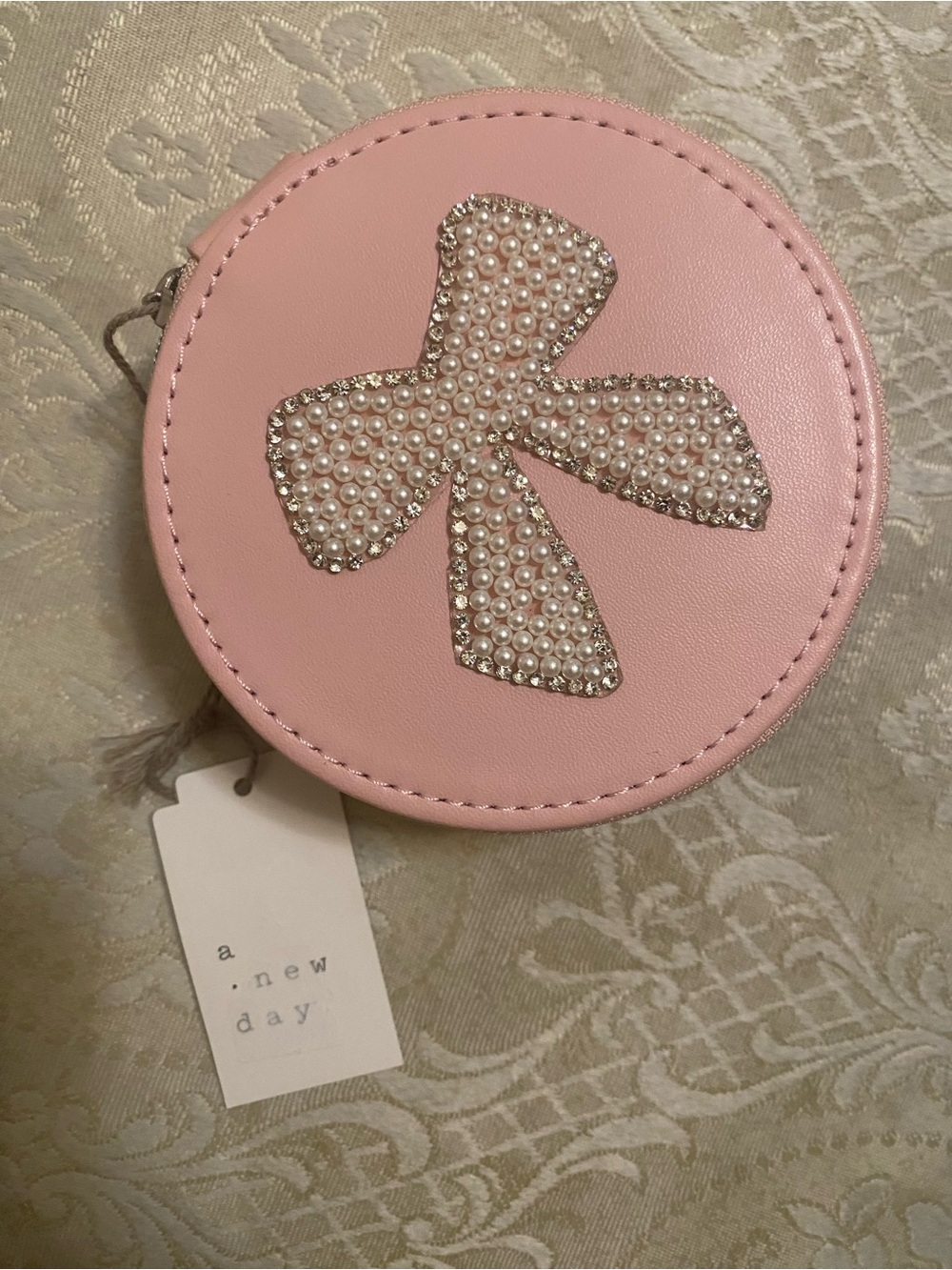 a new day Pink Pearl Bow Round Coin Pouch
